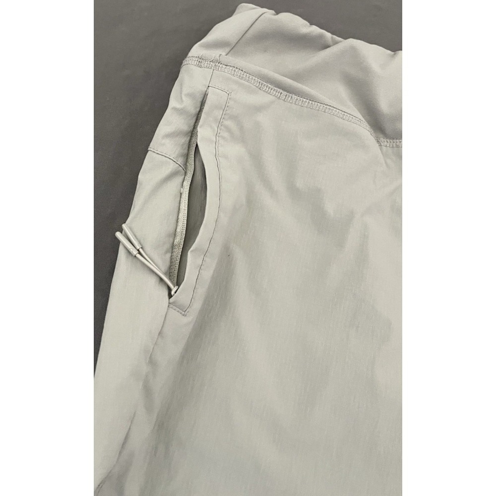 Athletic Shorts Zipper Pockets Gray Outdoor Lightweight Womens Size Large - Picture 4 of 10